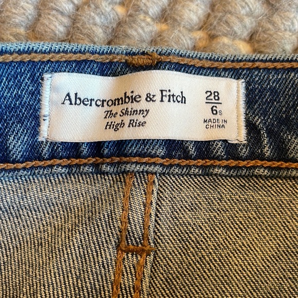 Abercrombie & Fitch Skinny High Rise - Picture 3 of 3